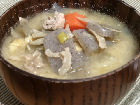 小料理屋の味! やみつきになって困ってしまう豚汁